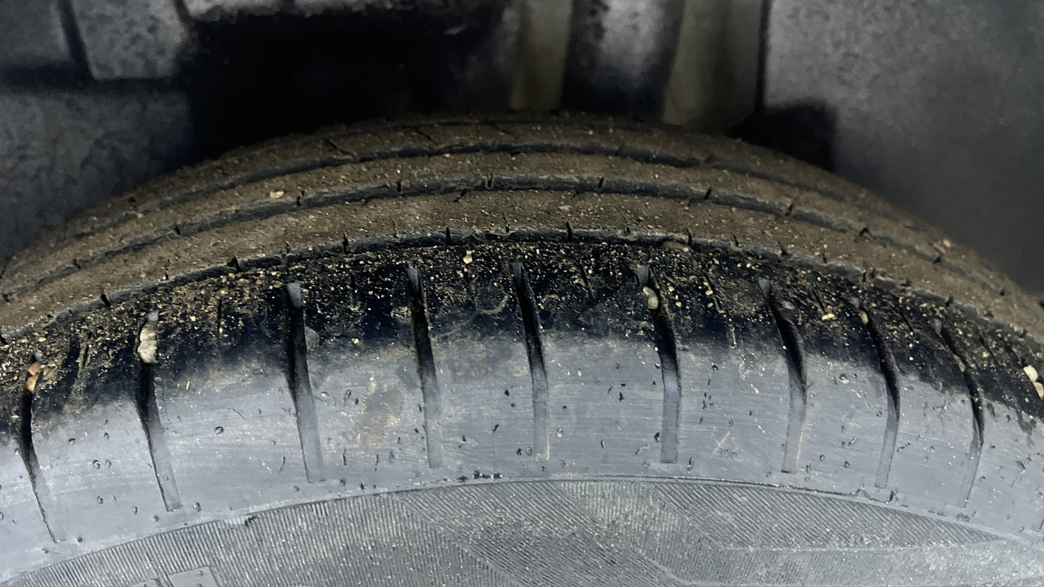 Used 2023 Maruti Suzuki Swift ZXi Plus Petrol Manual tyres LEFT REAR TYRE TREAD VIEW