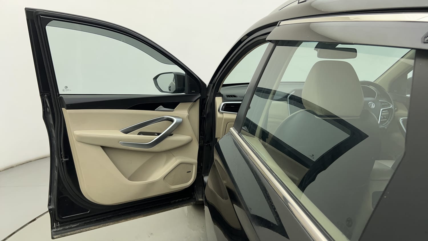 Used 2021 MG Motors Hector Sharp 1.5 Petrol Turbo DCT Petrol Automatic interior LEFT FRONT DOOR OPEN VIEW