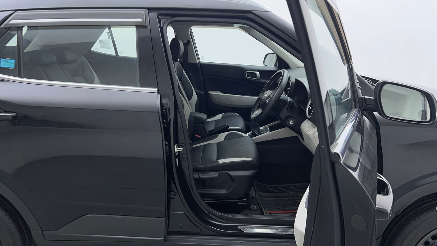 Used 2024 Hyundai Venue S (O) 1.2 Petrol Petrol Manual interior RIGHT SIDE FRONT DOOR CABIN VIEW