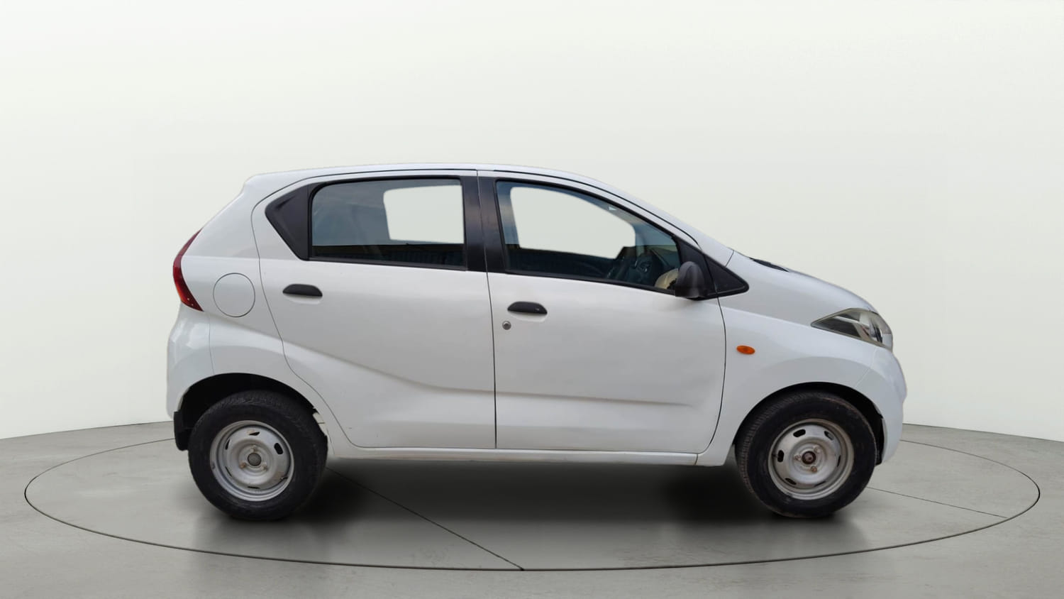 Used 2020 Datsun Redi-GO A Petrol Manual exterior RIGHT SIDE VIEW