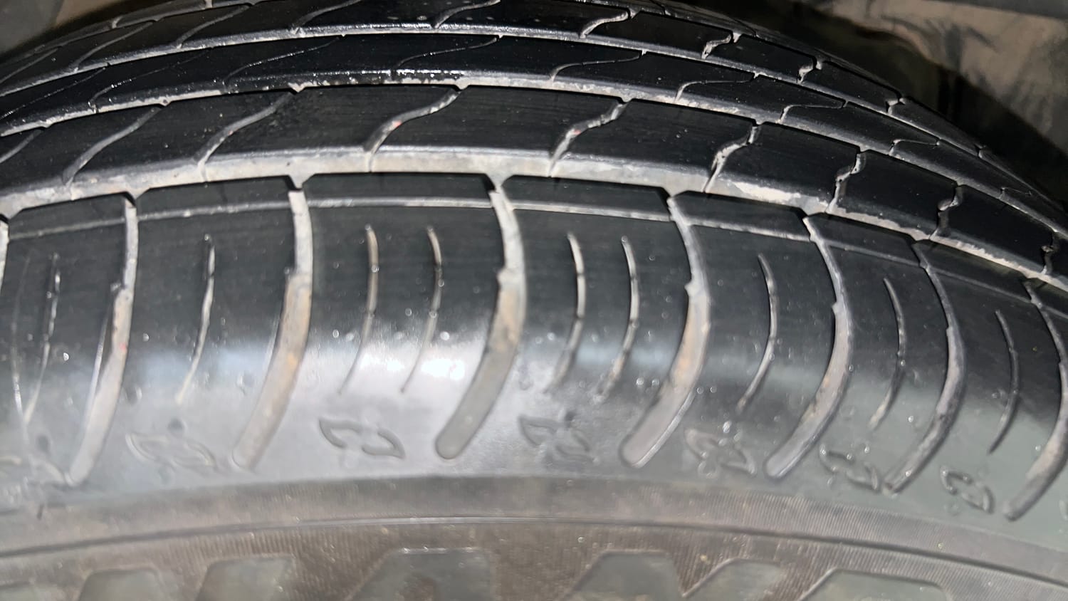 Used 2024 Tata Nexon Pure 1.2 Revotron Petrol 6MT Petrol Manual tyres RIGHT FRONT TYRE TREAD VIEW