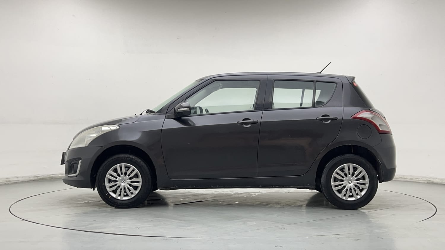 Used 2015 Maruti Suzuki Swift VXi Petrol Manual exterior LEFT SIDE VIEW