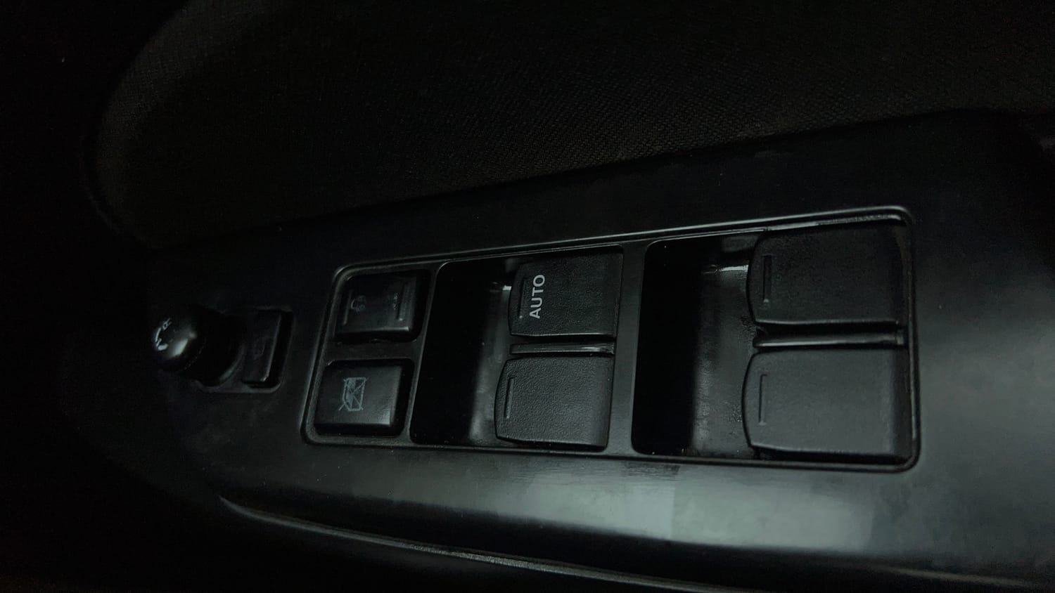 Used 2015 Maruti Suzuki Swift VXi Petrol Manual top_features Power windows
