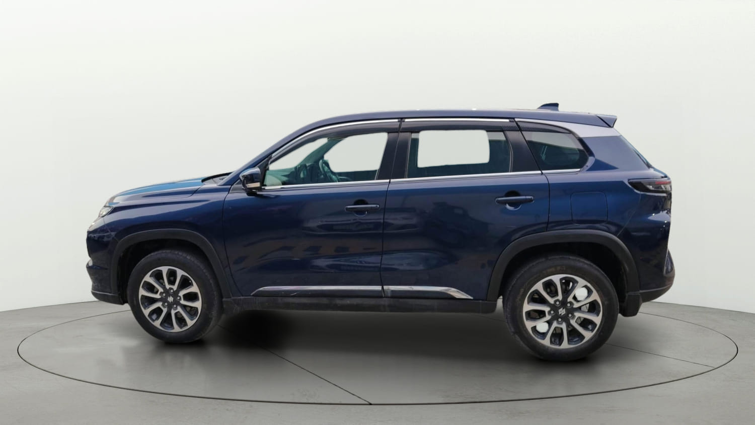 Used 2023 Maruti Suzuki Grand Vitara Zeta Smart Hybrid Petrol Manual exterior LEFT SIDE VIEW