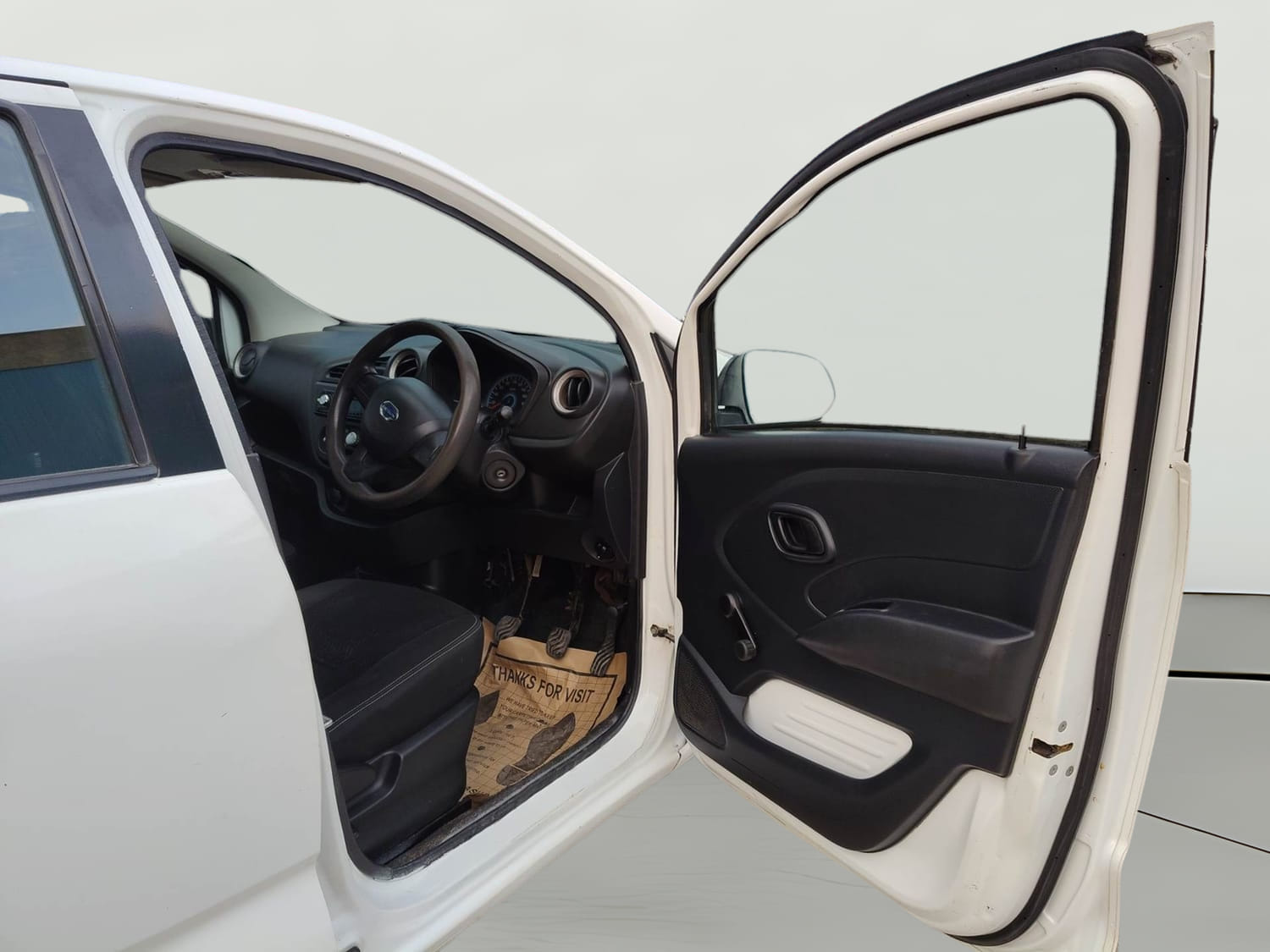 Used 2020 Datsun Redi-GO A Petrol Manual interior RIGHT SIDE FRONT DOOR CABIN VIEW