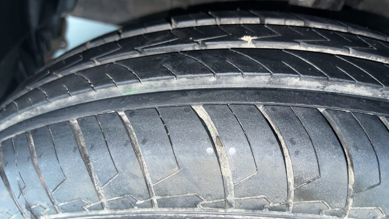 Used 2015 Maruti Suzuki Swift VXi Petrol Manual tyres LEFT FRONT TYRE TREAD VIEW