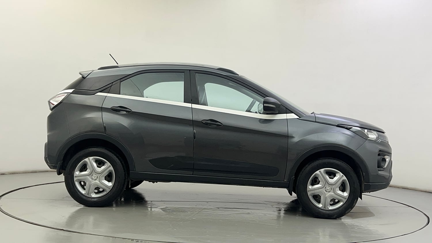 Used 2020 Tata Nexon XMA Petrol Petrol Automatic exterior RIGHT SIDE VIEW