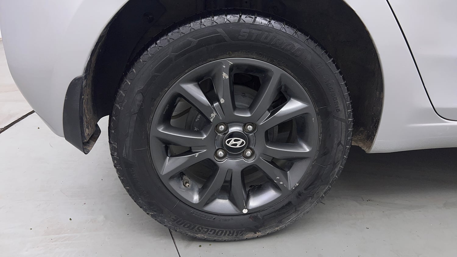 Used 2018 Hyundai Elite i20 Asta 1.2 Petrol Manual tyres RIGHT REAR TYRE RIM VIEW