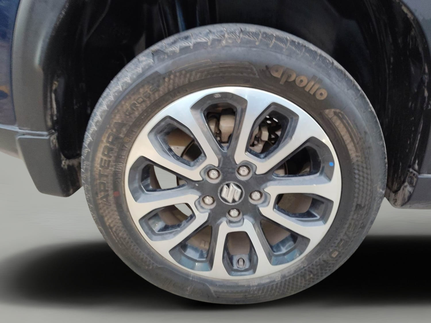 Used 2023 Maruti Suzuki Grand Vitara Zeta Smart Hybrid Petrol Manual tyres RIGHT REAR TYRE RIM VIEW