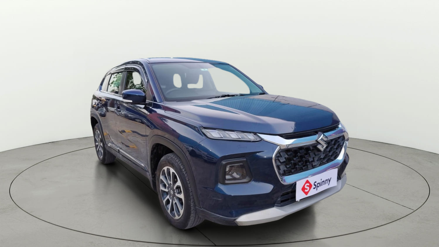 Used 2023 Maruti Suzuki Grand Vitara Zeta Smart Hybrid Petrol Manual exterior RIGHT FRONT CORNER VIEW