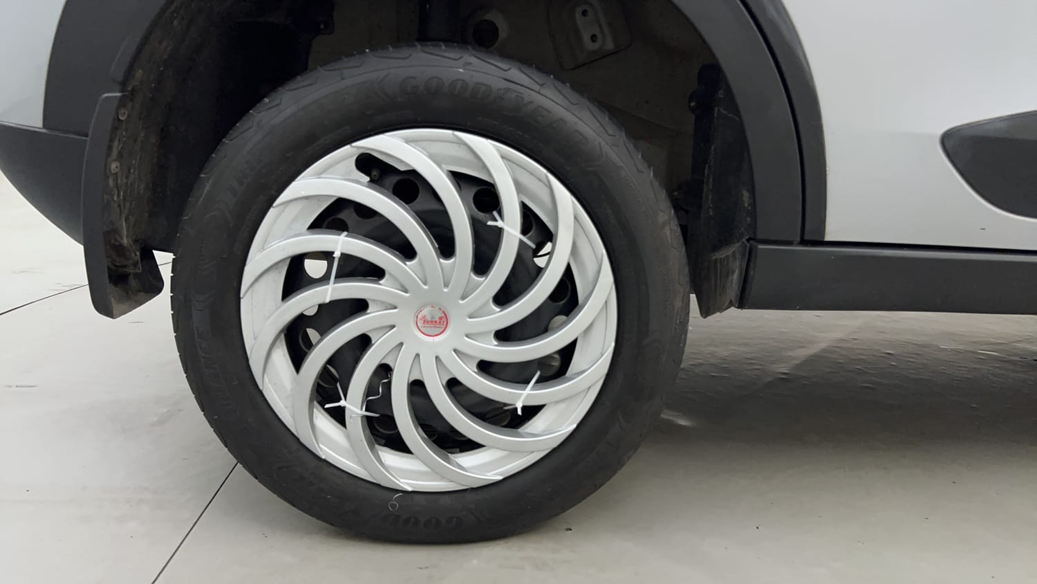 Used 2024 Tata Nexon Pure 1.2 Revotron Petrol 6MT Petrol Manual tyres RIGHT REAR TYRE RIM VIEW