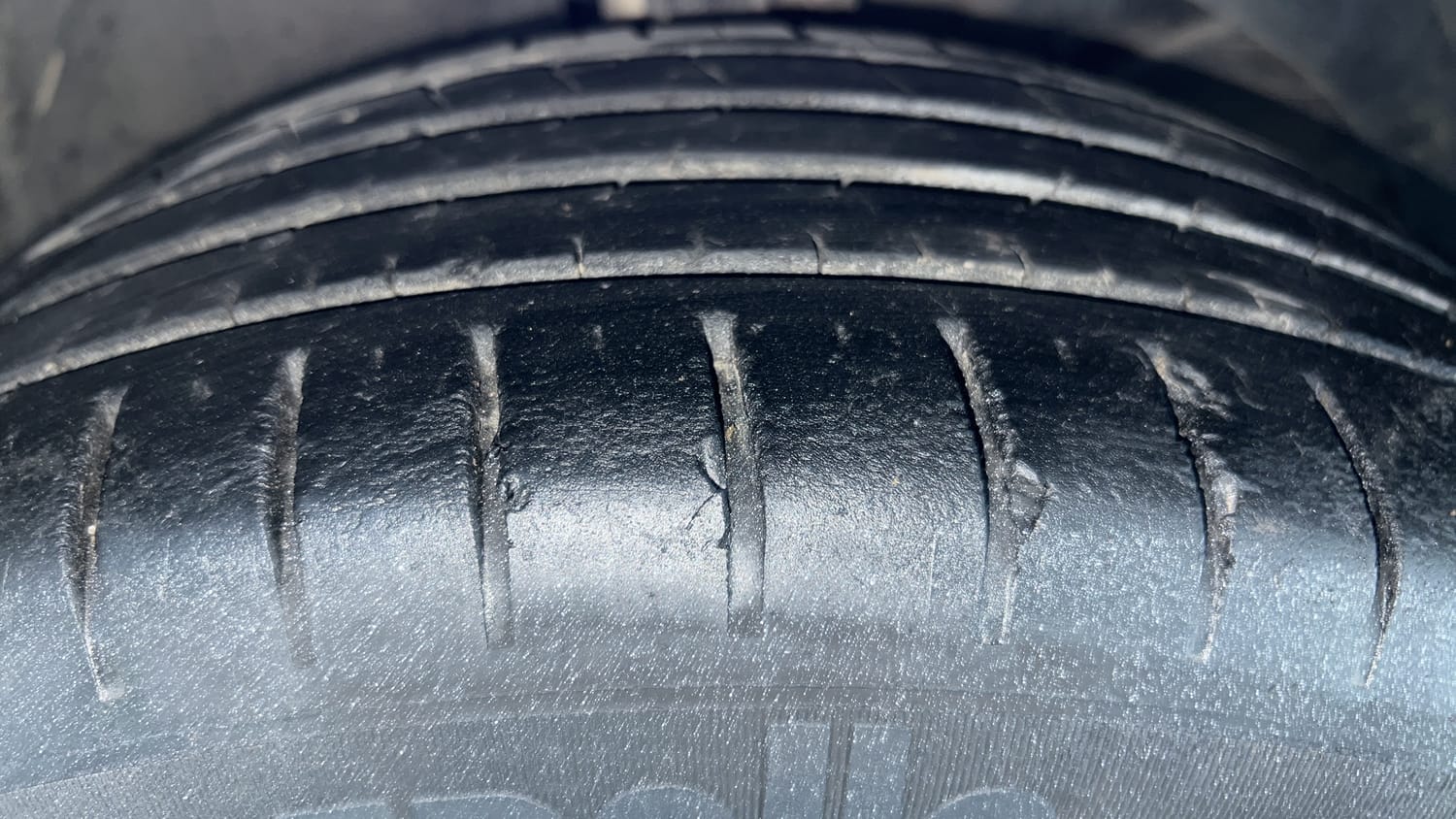 Used 2021 Maruti Suzuki Baleno Zeta Automatic Petrol Automatic tyres RIGHT FRONT TYRE TREAD VIEW