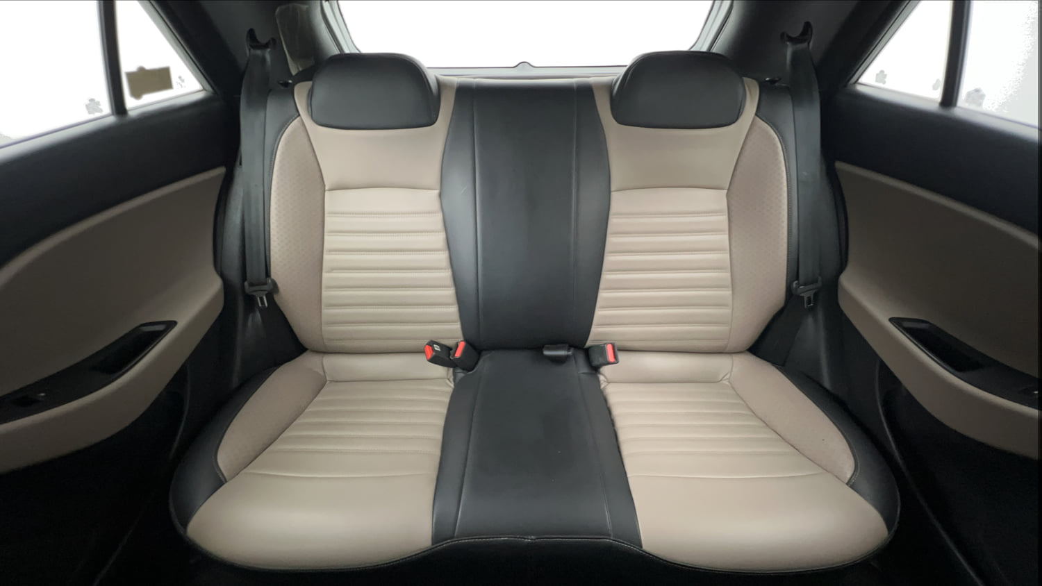 Used 2018 Hyundai Elite i20 Asta 1.2 Petrol Manual interior REAR SEAT CONDITION VIEW