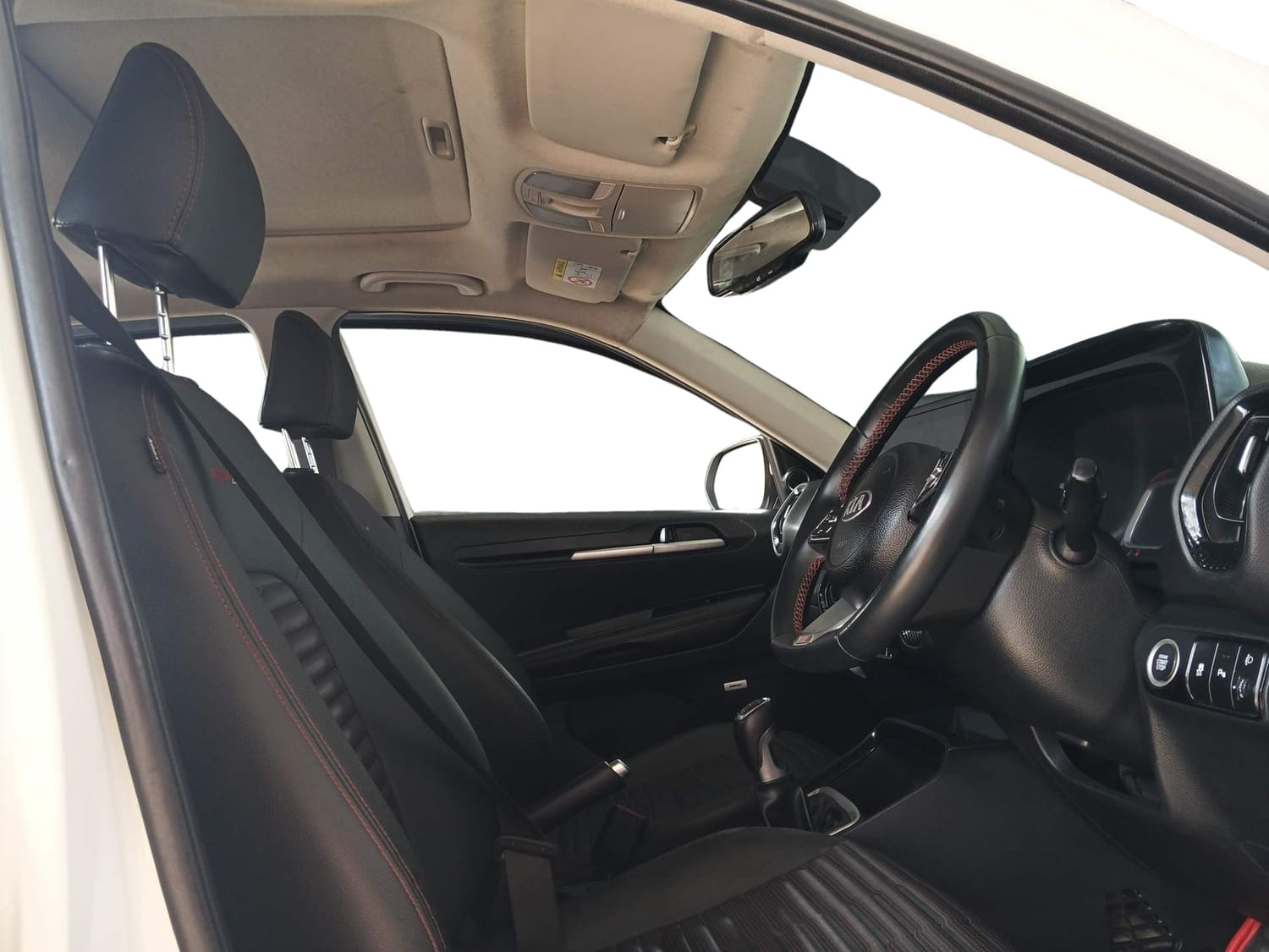 Used 2020 Kia Sonet GTX Plus 1.5 Diesel Manual interior RIGHT SIDE FRONT DOOR CABIN VIEW