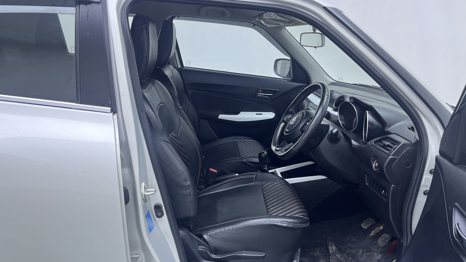 Used 2023 Maruti Suzuki Swift ZXi Plus Petrol Manual interior RIGHT SIDE FRONT DOOR CABIN VIEW