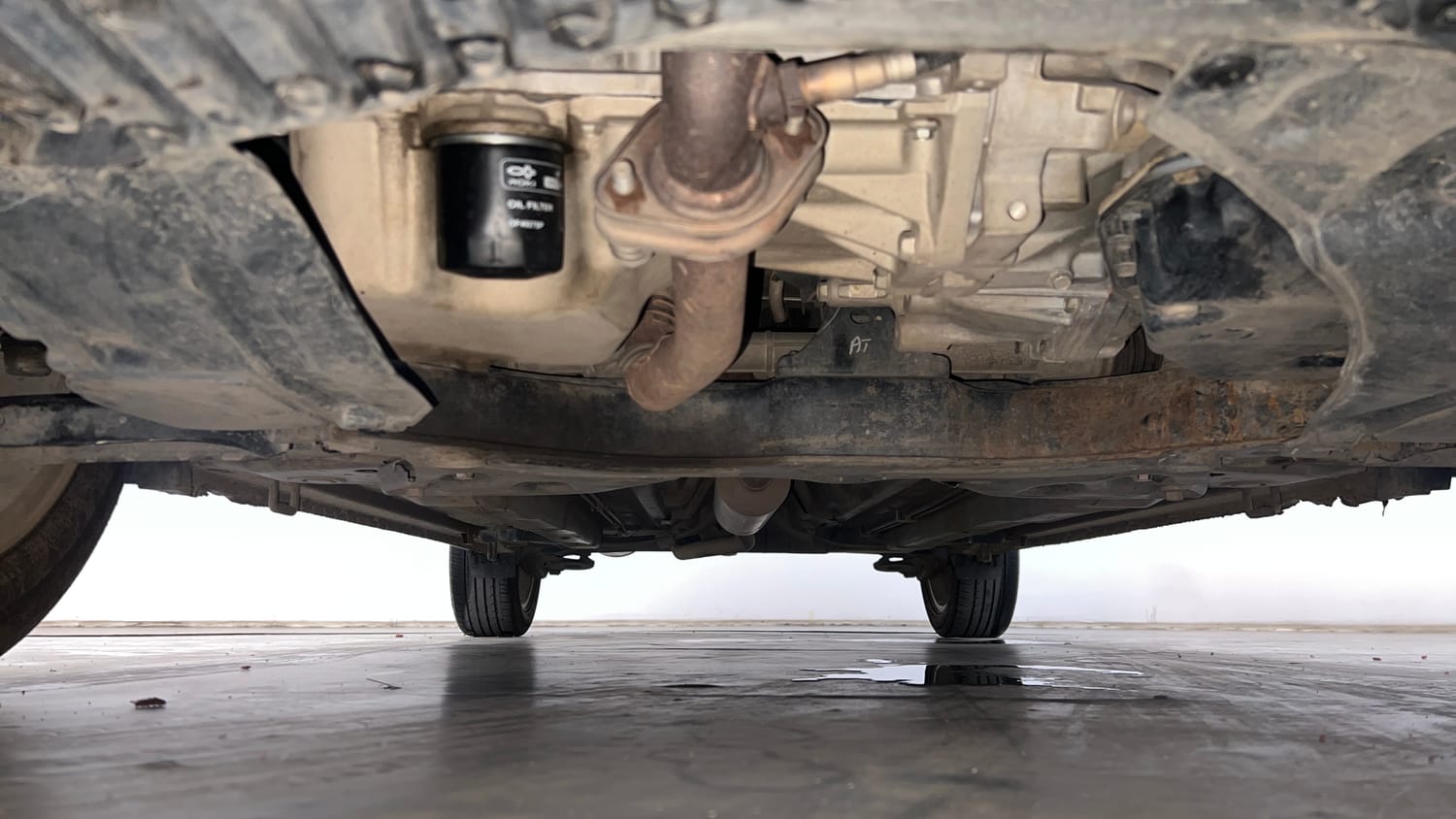 Used 2017 Maruti Suzuki Ciaz Alpha 1.4 AT Petrol Automatic extra FRONT LEFT UNDERBODY VIEW