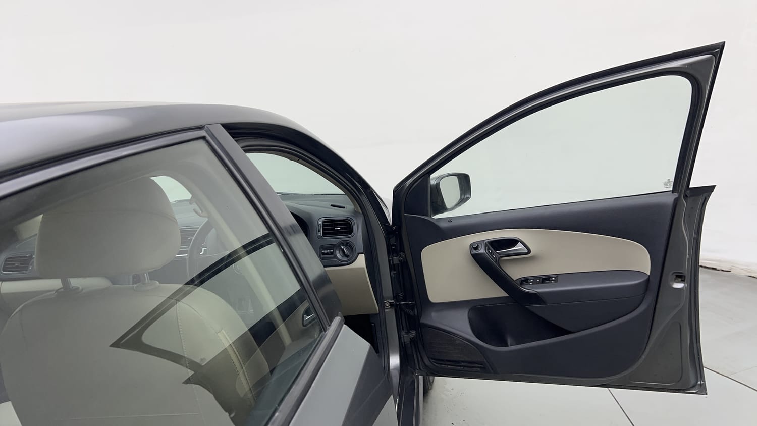 Used 2014 Volkswagen Polo Comfortline 1.2L (P) Petrol Manual interior RIGHT FRONT DOOR OPEN VIEW