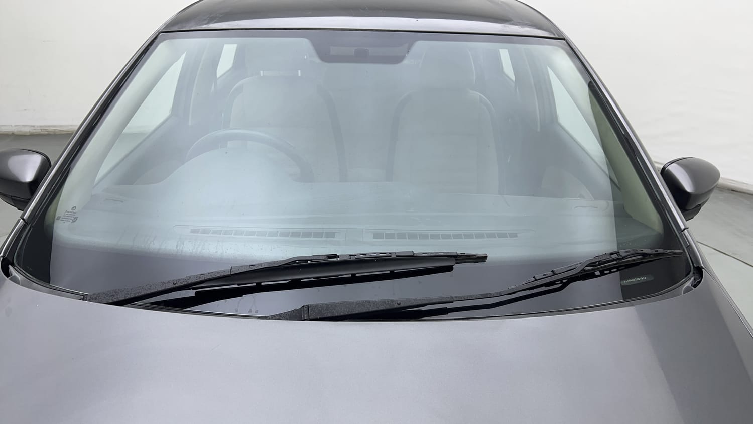 Used 2014 Volkswagen Polo Comfortline 1.2L (P) Petrol Manual exterior FRONT WINDSHIELD VIEW