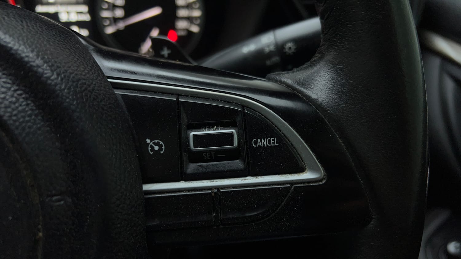 Used 2023 Toyota Urban Cruiser Hyryder V Hybrid Dual Tone Hybrid Automatic top_features Cruise control