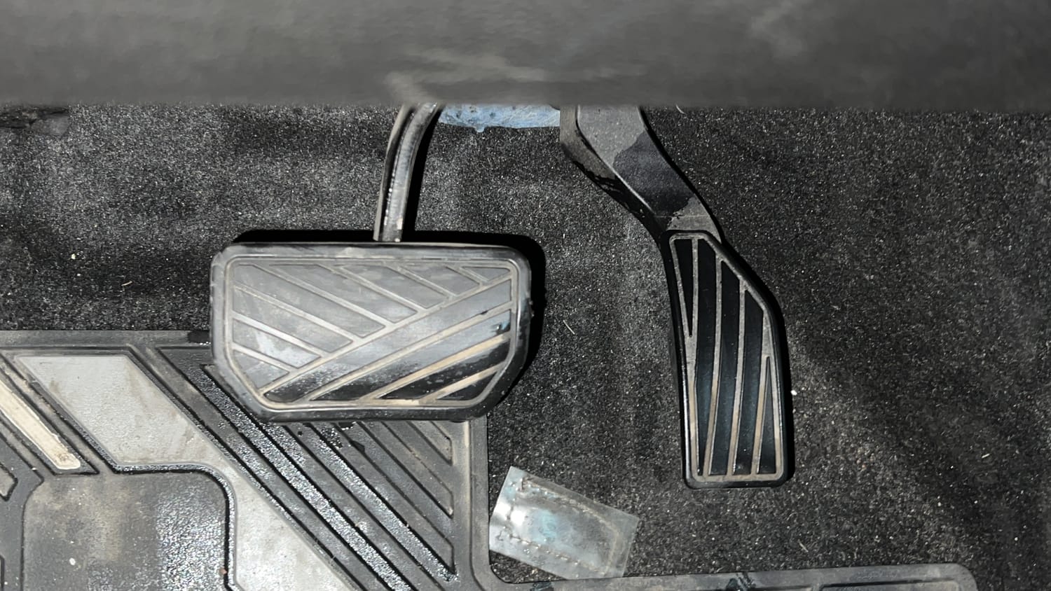 Used 2023 Toyota Urban Cruiser Hyryder V Hybrid Dual Tone Hybrid Automatic interior PEDALS VIEW