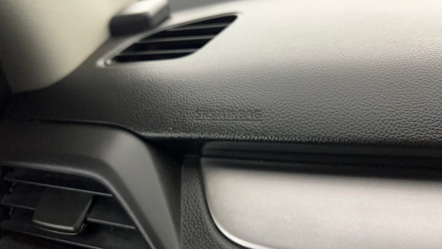Used 2023 Maruti Suzuki Swift ZXi Petrol Manual top_features Airbags