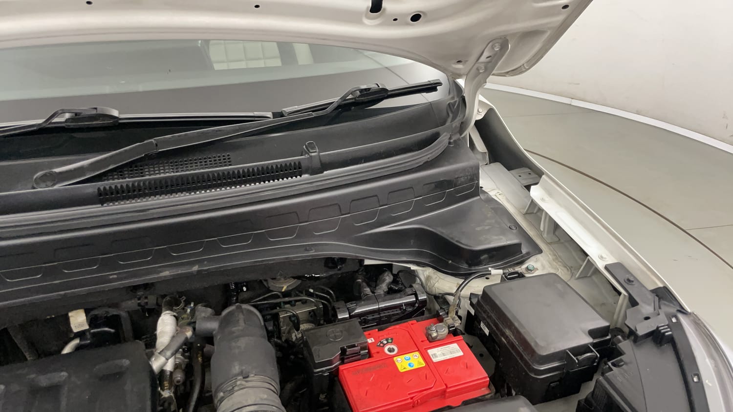 Used 2021 Kia Sonet HTK Plus 1.0 DCT Petrol Automatic engine ENGINE LEFT SIDE HINGE & APRON VIEW