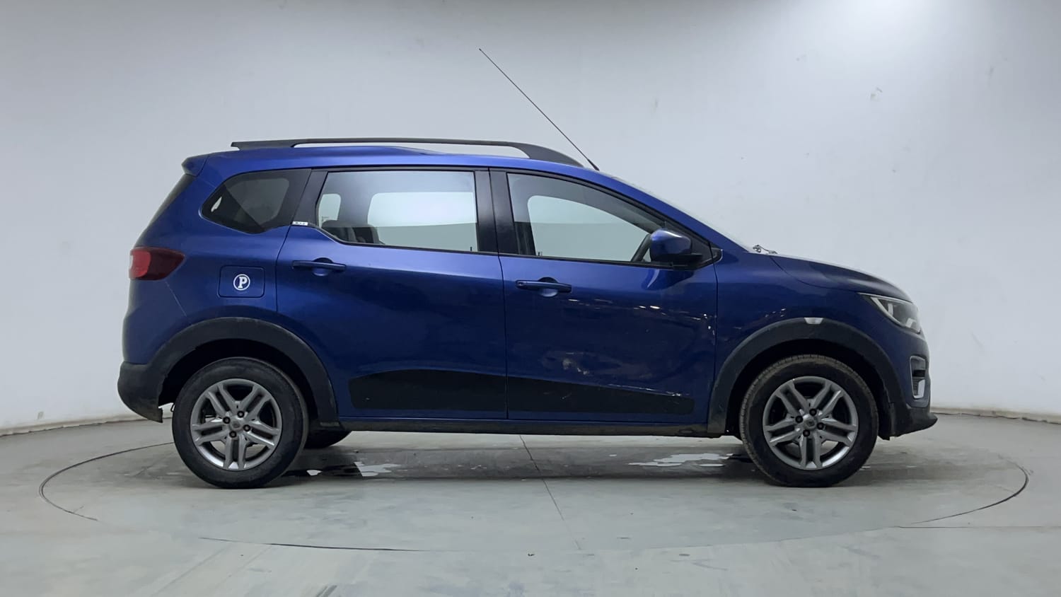 Used 2020 Renault Triber RXZ Petrol Manual exterior RIGHT SIDE VIEW