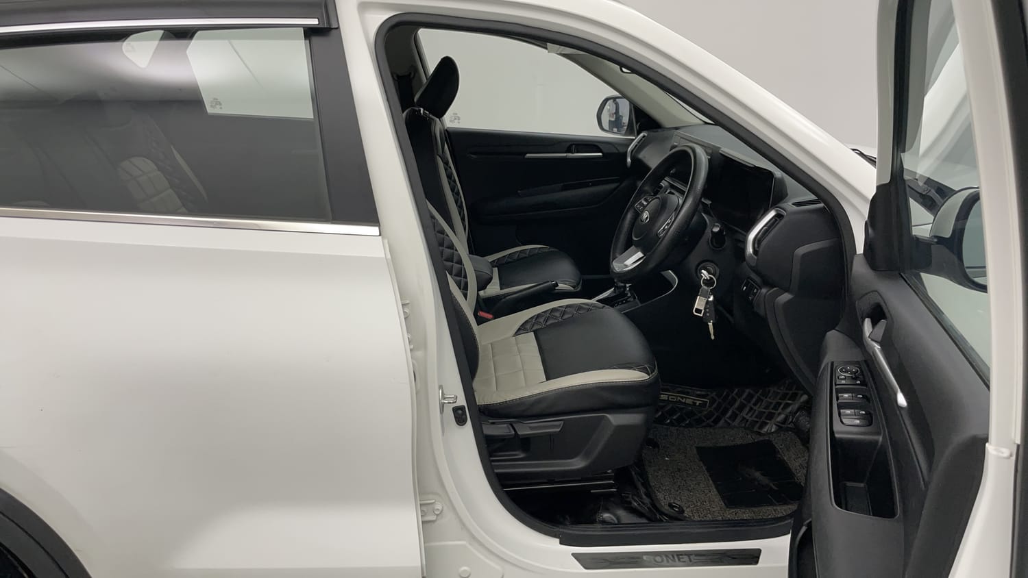 Used 2021 Kia Sonet HTK Plus 1.0 DCT Petrol Automatic interior RIGHT SIDE FRONT DOOR CABIN VIEW