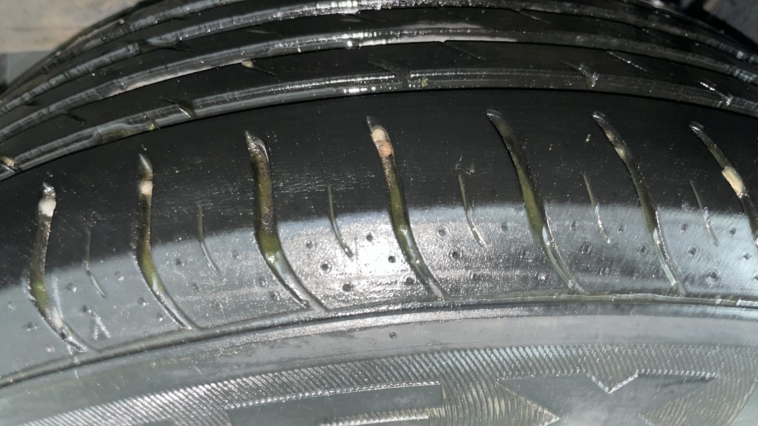 Used 2021 Kia Sonet HTK Plus 1.0 DCT Petrol Automatic tyres LEFT REAR TYRE TREAD VIEW