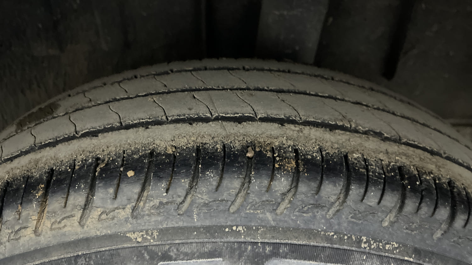 Used 2020 Renault Triber RXZ Petrol Manual tyres LEFT REAR TYRE TREAD VIEW