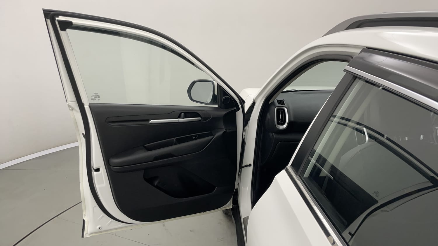 Used 2021 Kia Sonet HTK Plus 1.0 DCT Petrol Automatic interior LEFT FRONT DOOR OPEN VIEW