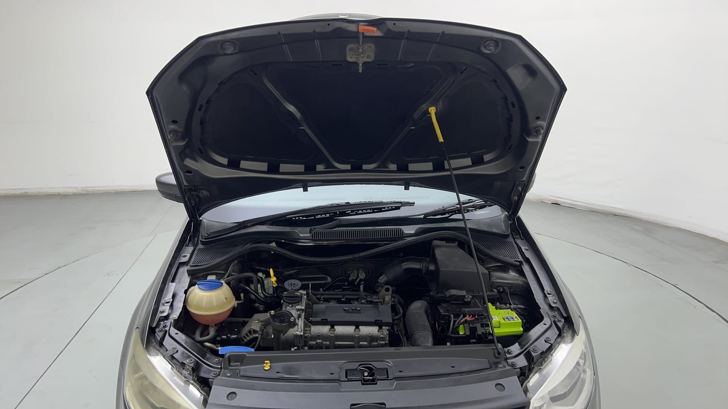 Used 2014 Volkswagen Polo Comfortline 1.2L (P) Petrol Manual engine ENGINE & BONNET OPEN FRONT VIEW