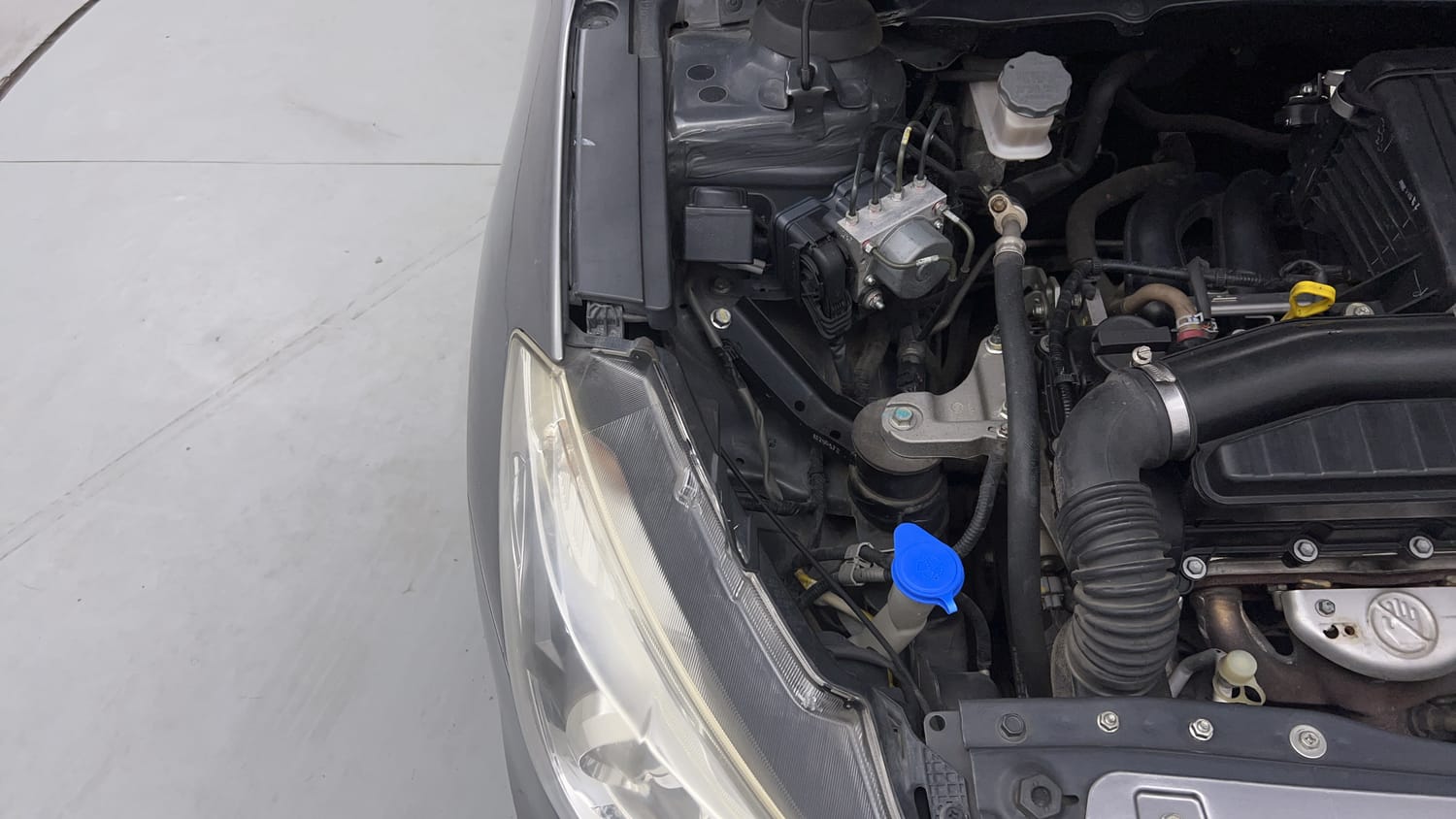 Used 2017 Maruti Suzuki Ciaz Alpha 1.4 AT Petrol Automatic engine ENGINE RIGHT SIDE VIEW