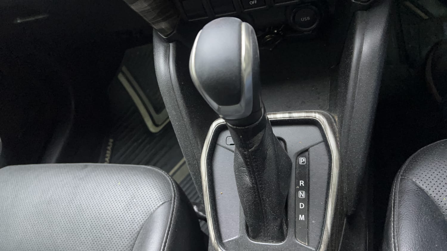 Used 2023 Toyota Urban Cruiser Hyryder V Hybrid Dual Tone Hybrid Automatic interior GEAR  KNOB VIEW