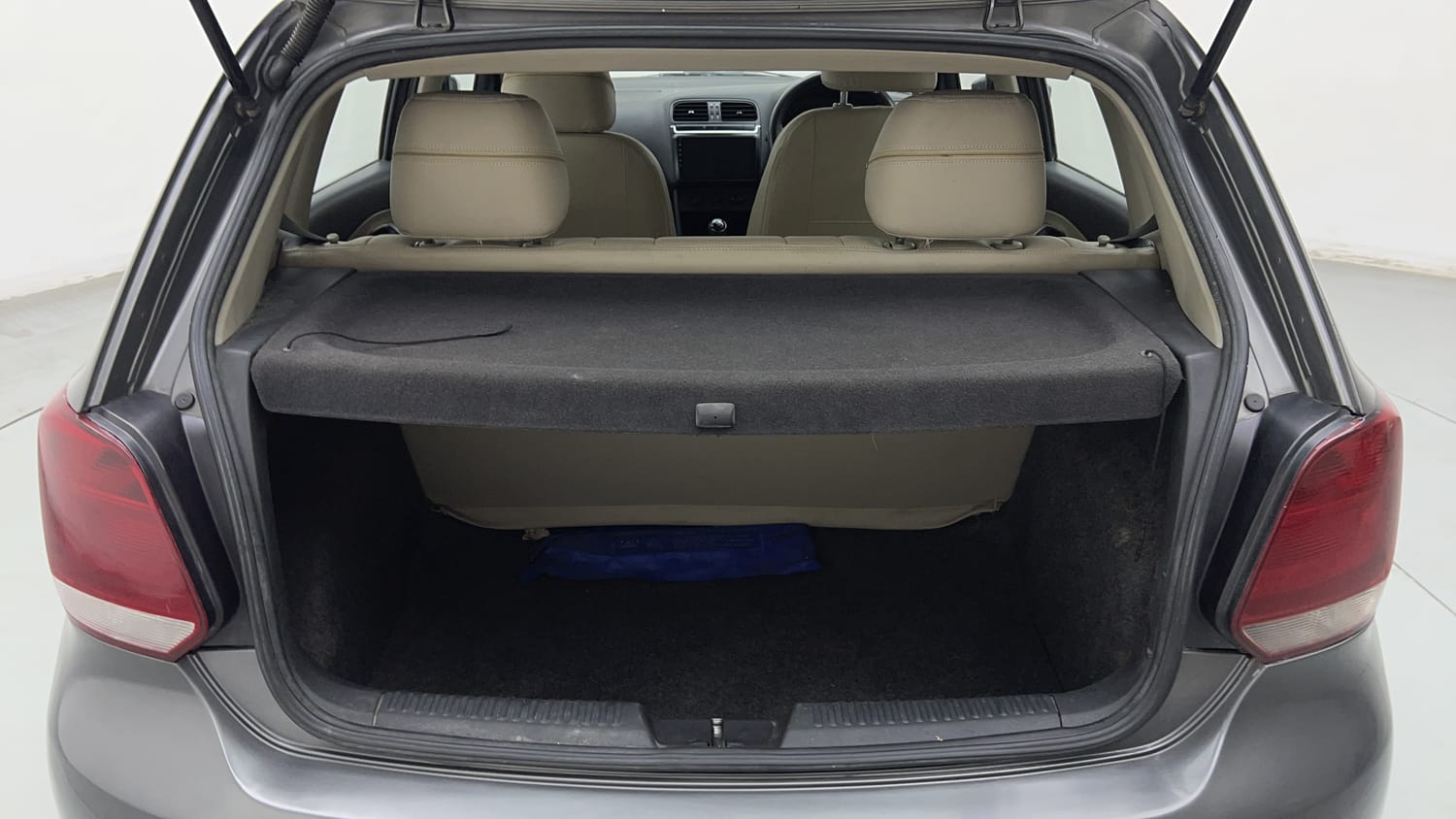 Used 2014 Volkswagen Polo Comfortline 1.2L (P) Petrol Manual interior DICKY INSIDE VIEW