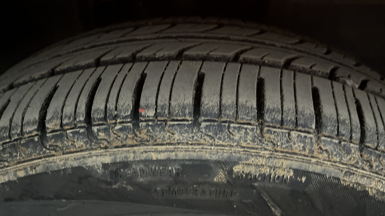 Used 2020 Renault Triber RXZ Petrol Manual tyres RIGHT FRONT TYRE TREAD VIEW