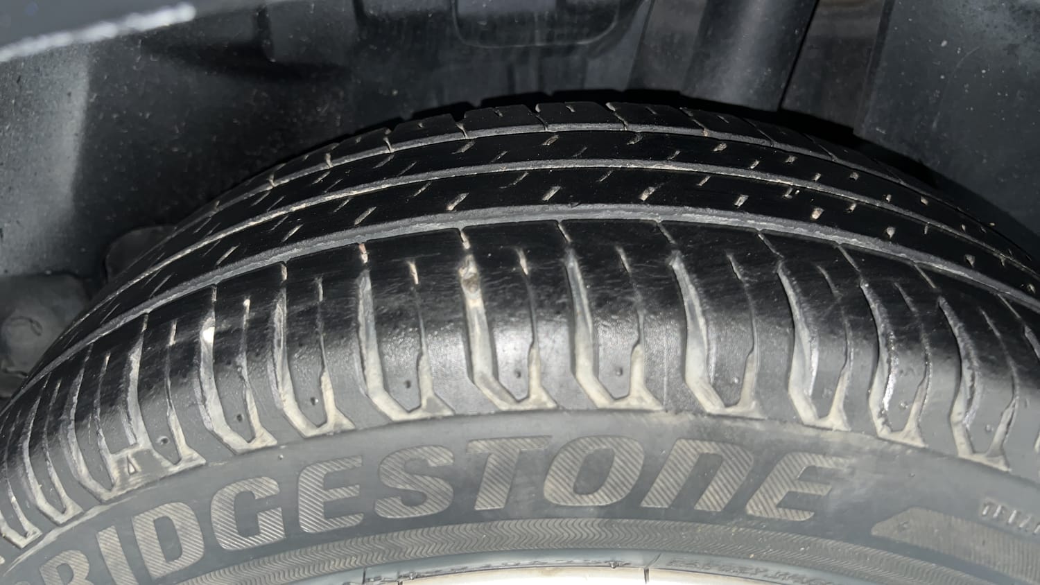 Used 2023 Maruti Suzuki Swift ZXi Petrol Manual tyres LEFT REAR TYRE TREAD VIEW