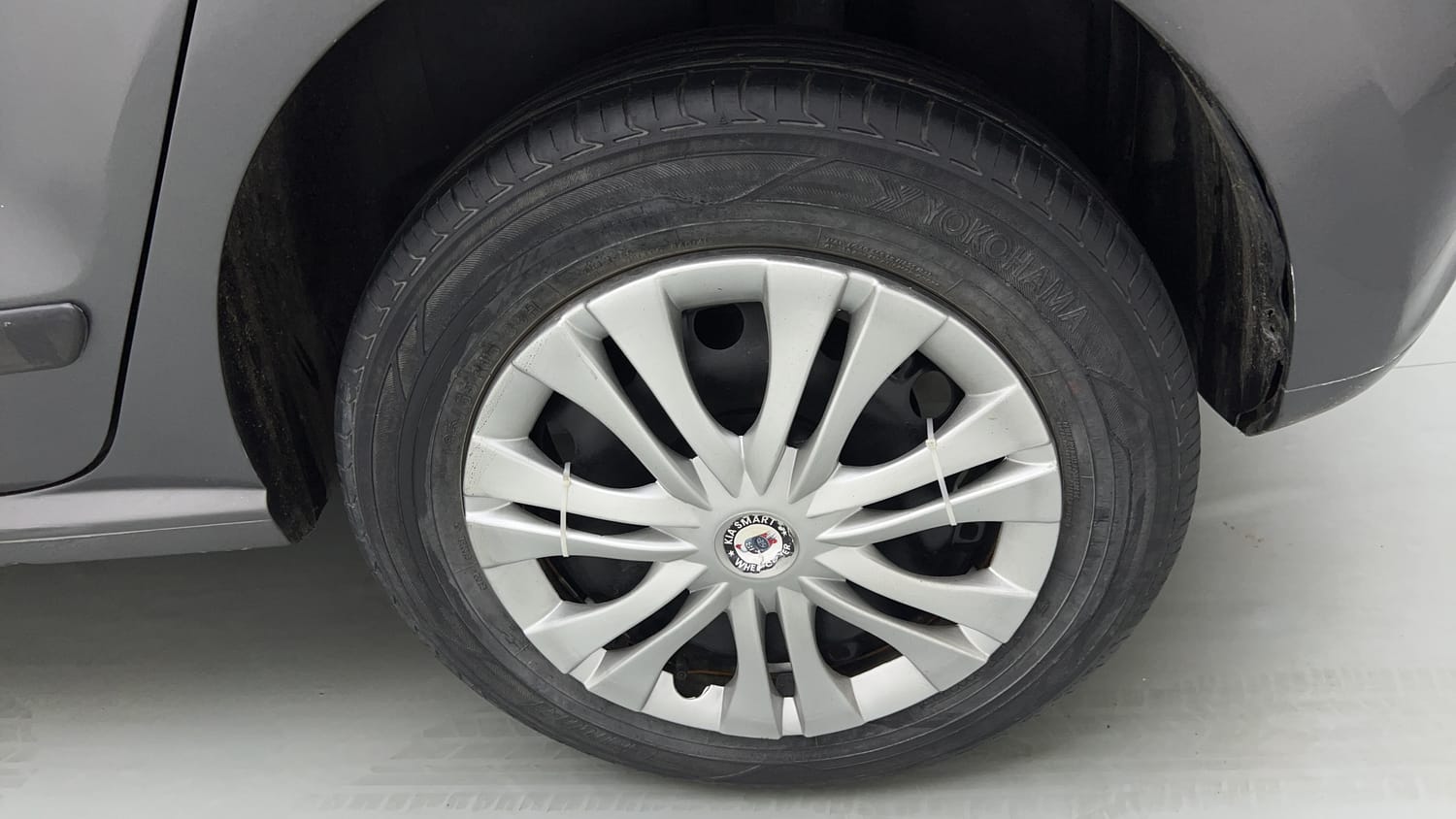 Used 2014 Volkswagen Polo Comfortline 1.2L (P) Petrol Manual tyres LEFT REAR TYRE RIM VIEW