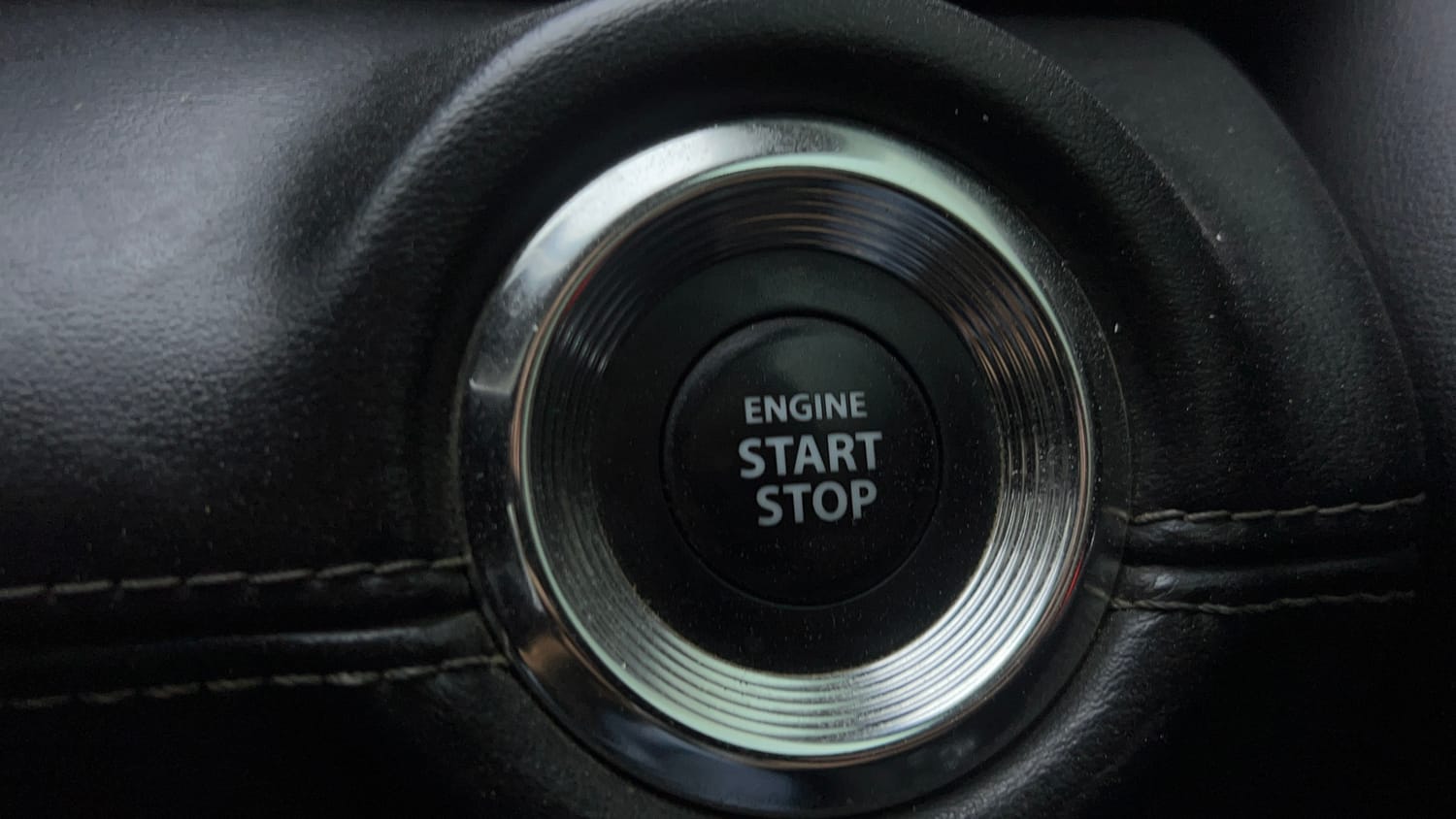 Used 2023 Toyota Urban Cruiser Hyryder V Hybrid Dual Tone Hybrid Automatic top_features Keyless start