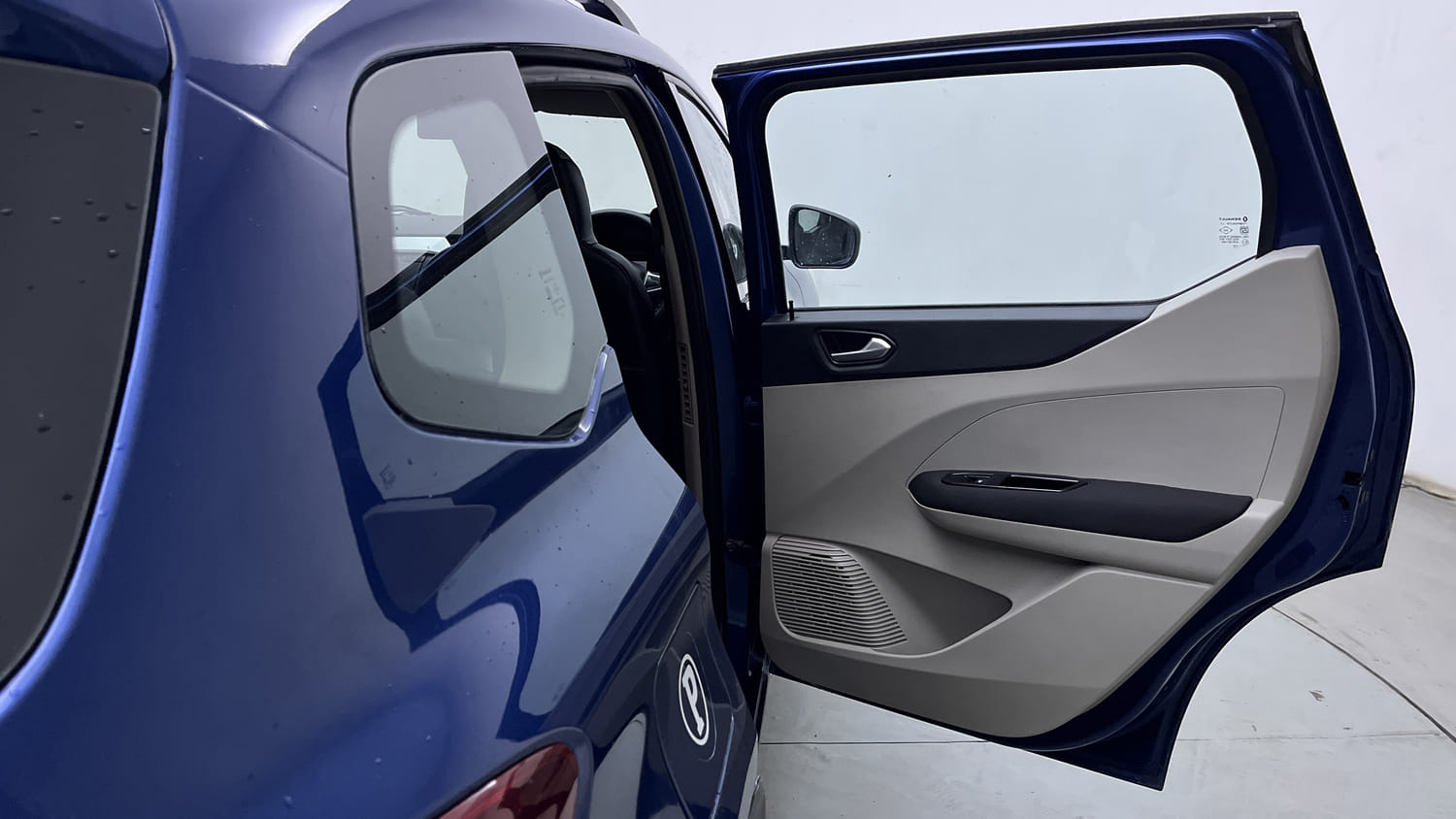 Used 2020 Renault Triber RXZ Petrol Manual interior RIGHT REAR DOOR OPEN VIEW