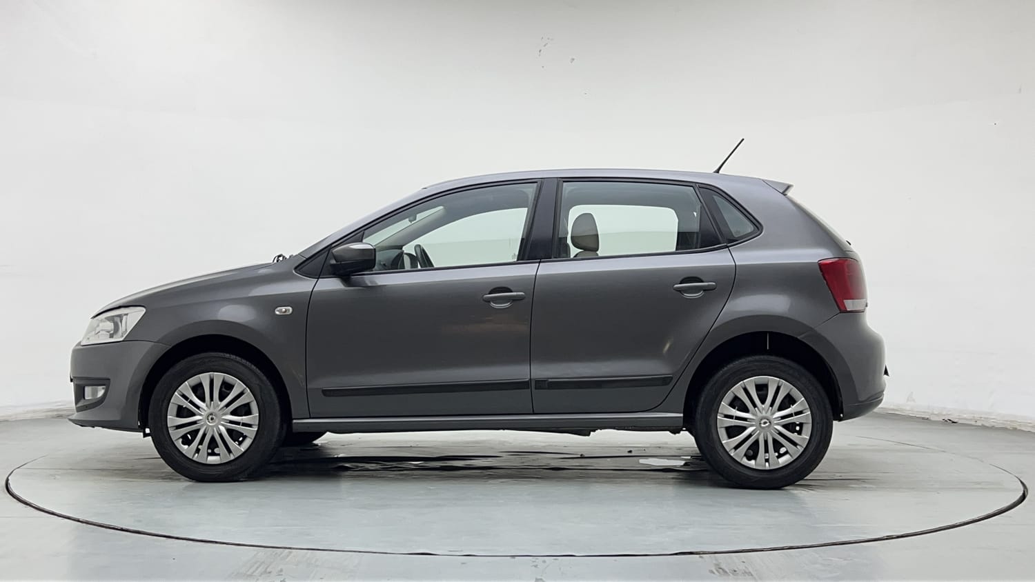 Used 2014 Volkswagen Polo Comfortline 1.2L (P) Petrol Manual exterior LEFT SIDE VIEW