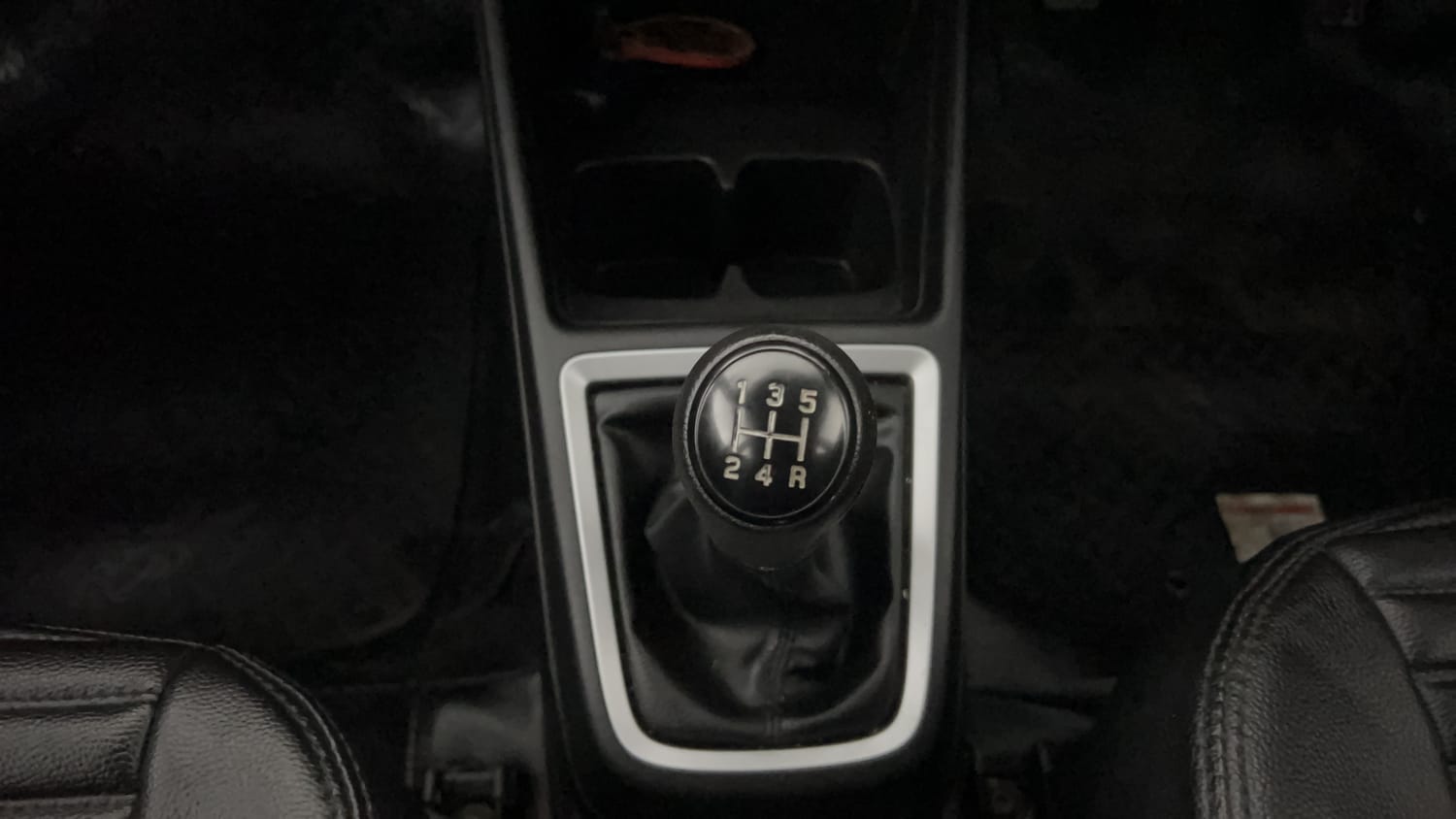 Used 2023 Maruti Suzuki Swift ZXi Petrol Manual interior GEAR  KNOB VIEW