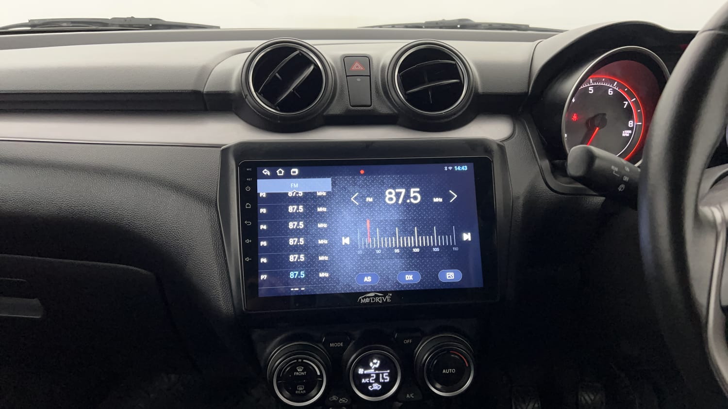 Used 2023 Maruti Suzuki Swift ZXi Petrol Manual interior MUSIC SYSTEM & AC CONTROL VIEW
