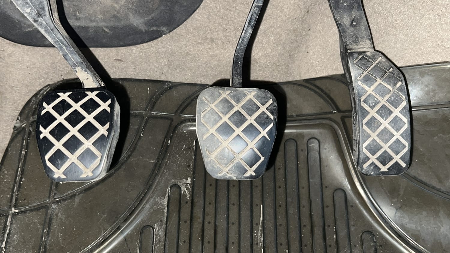 Used 2014 Volkswagen Polo Comfortline 1.2L (P) Petrol Manual interior PEDALS VIEW