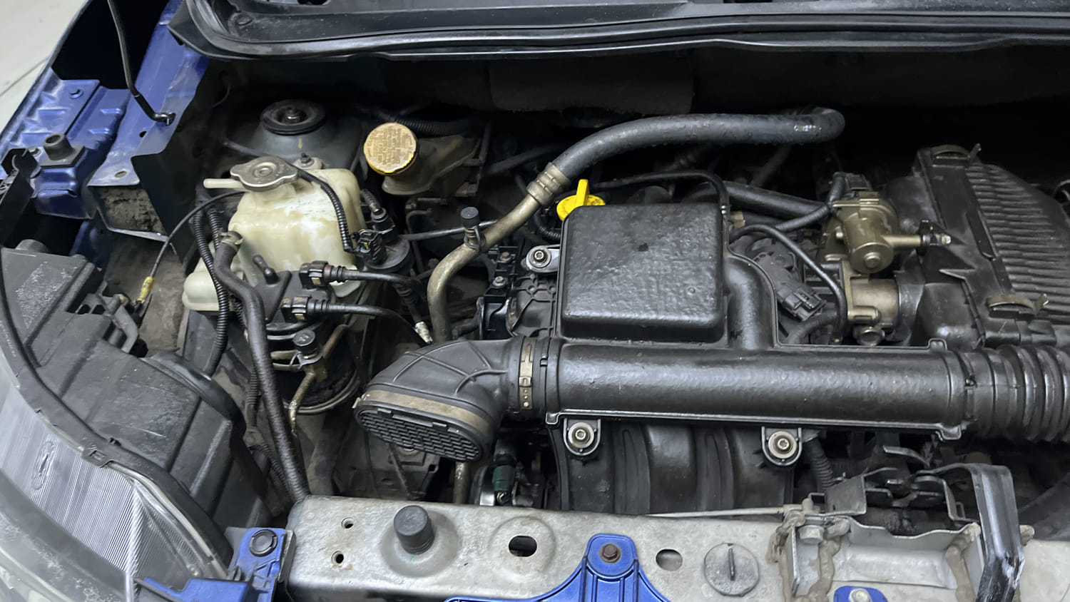 Used 2020 Renault Triber RXZ Petrol Manual engine ENGINE RIGHT SIDE VIEW
