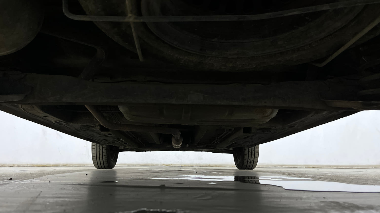 Used 2020 Renault Triber RXZ Petrol Manual extra REAR UNDERBODY VIEW (TAKEN FROM REAR)