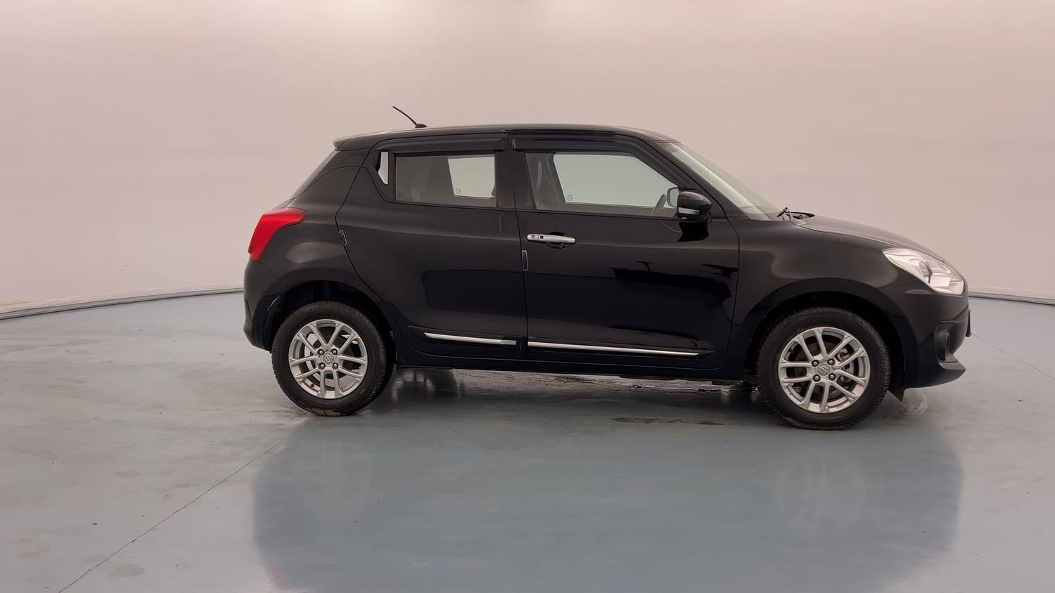 Used 2023 Maruti Suzuki Swift ZXi Petrol Manual exterior RIGHT SIDE VIEW