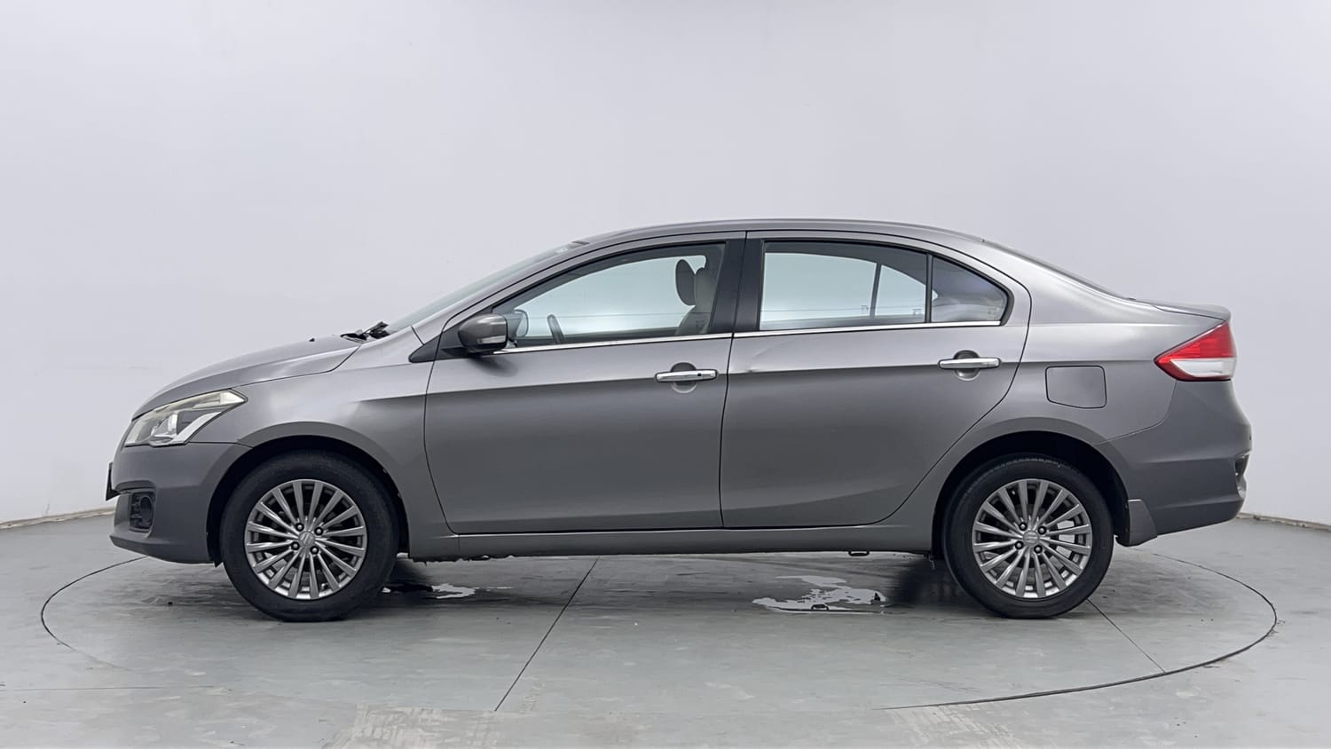 Used 2017 Maruti Suzuki Ciaz Alpha 1.4 AT Petrol Automatic exterior LEFT SIDE VIEW