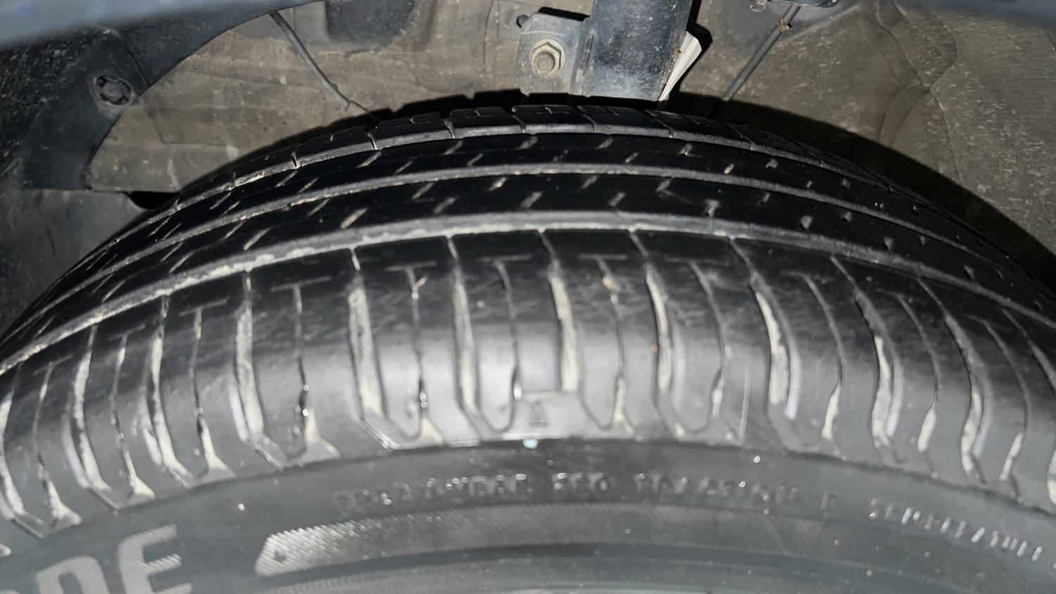 Used 2023 Maruti Suzuki Swift ZXi Petrol Manual tyres LEFT FRONT TYRE TREAD VIEW