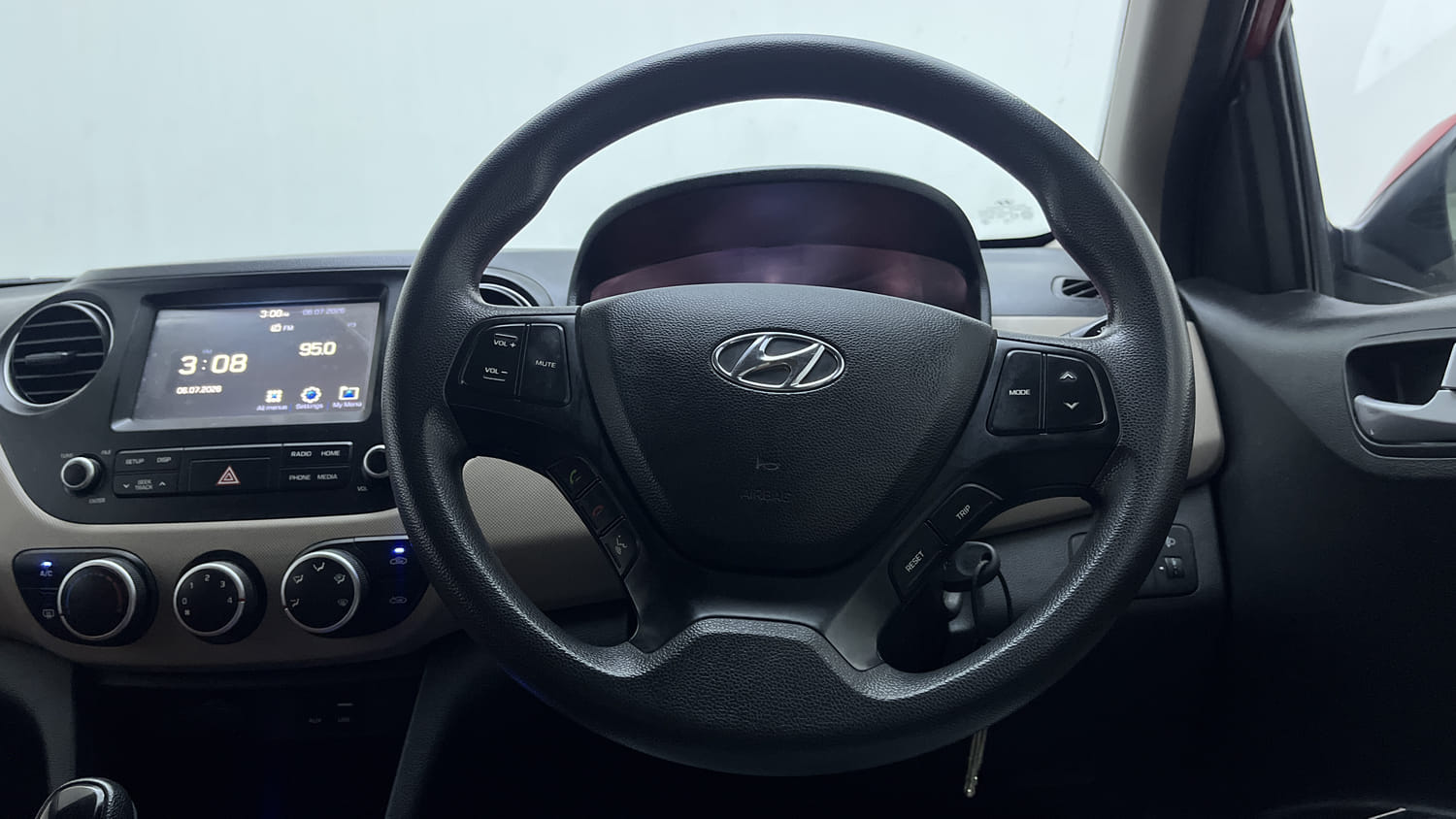 Used 2017 Hyundai Grand i10 Sportz (O) AT 1.2 Kappa VTVT Petrol Automatic interior STEERING VIEW